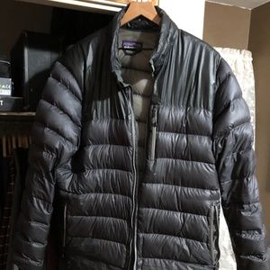 Men's Patagonia Insulated Jacket (see small holes)